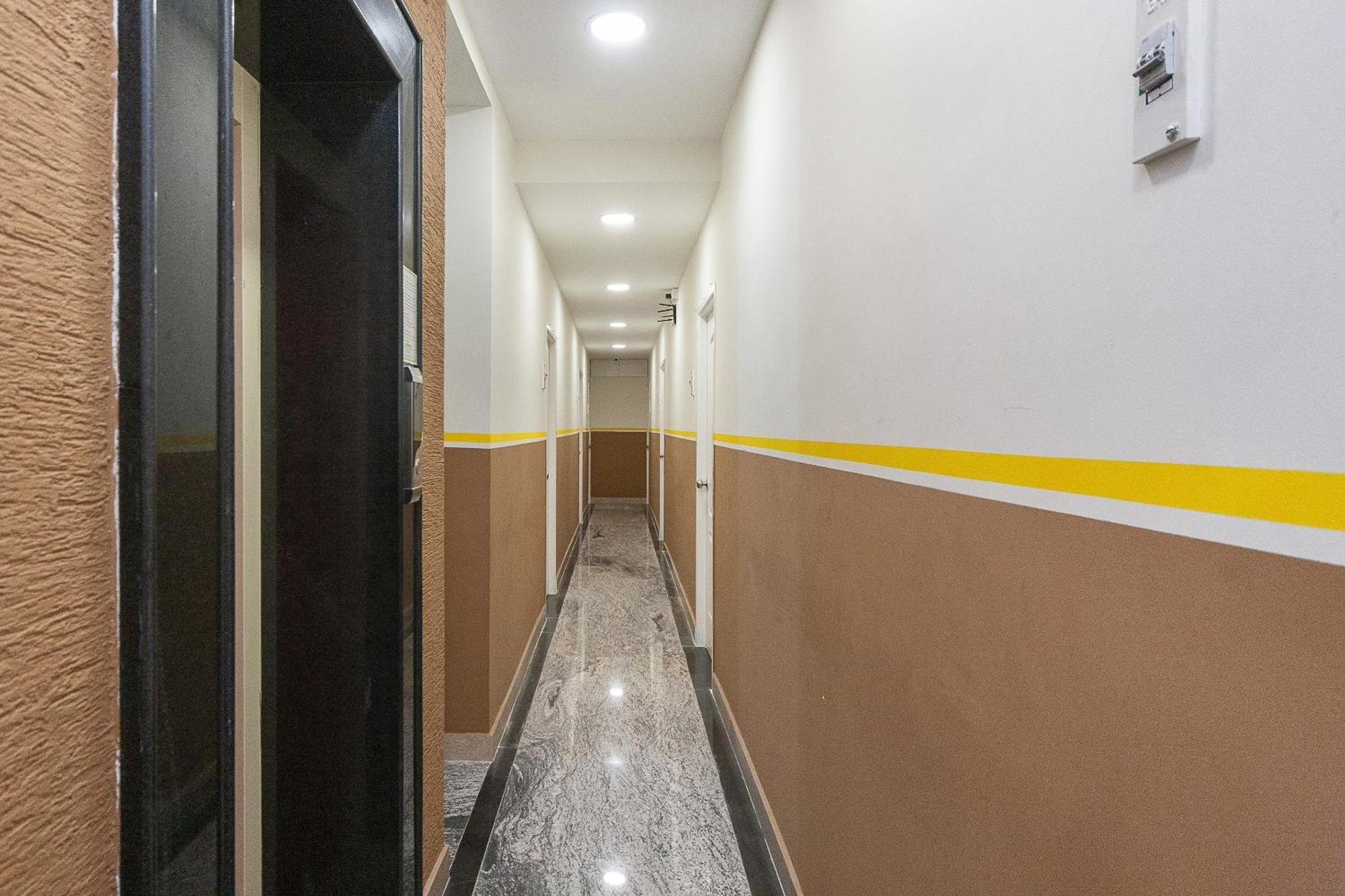 Hotel Oyo Flagship Lakshmi Residency 3*